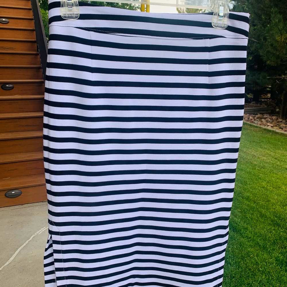 Banana Republic black and white stripe pencil skirt.